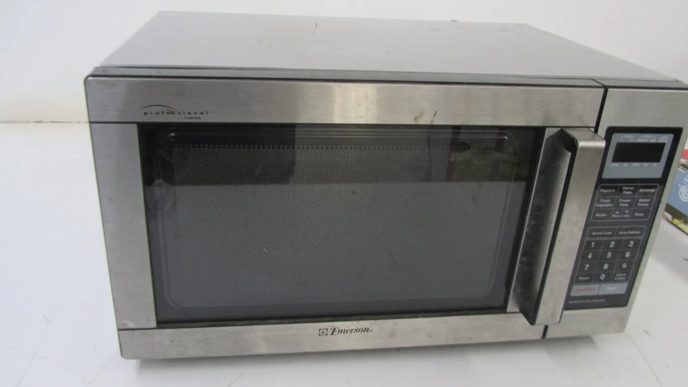 Emerson Professional Series Microwave