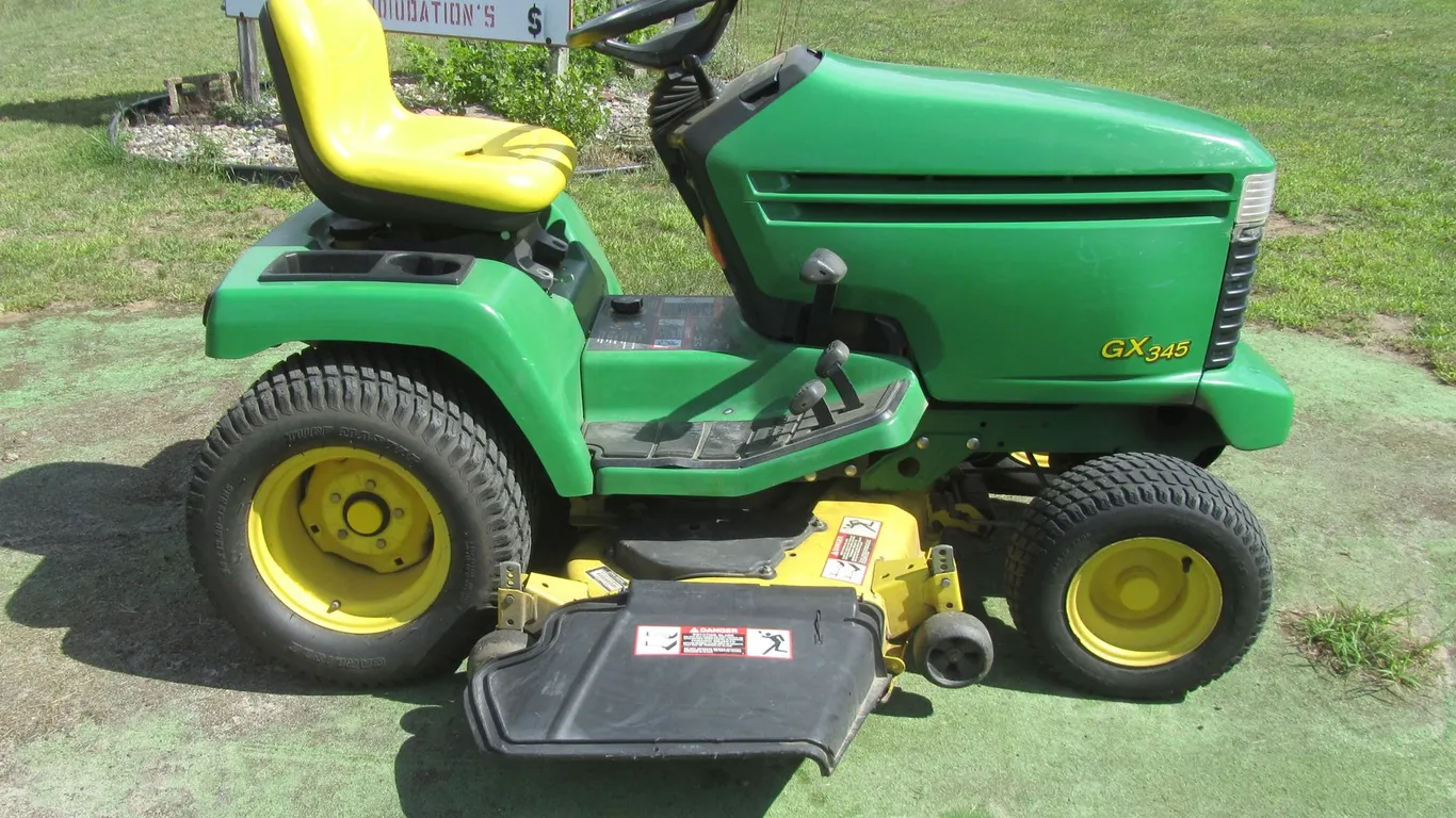 John Deere GX345 Riding Lawn Mower