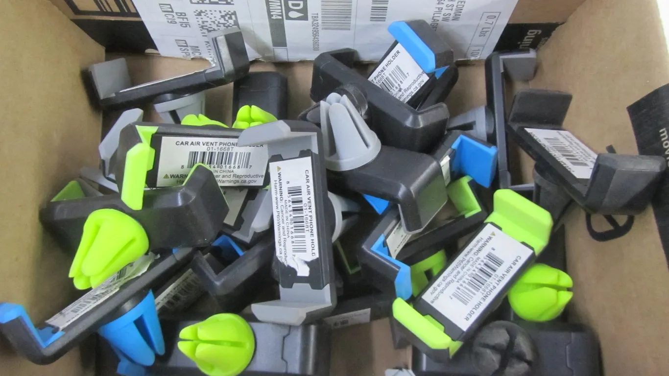 Wholesale Lot Of Car Air Vent Phone Holders