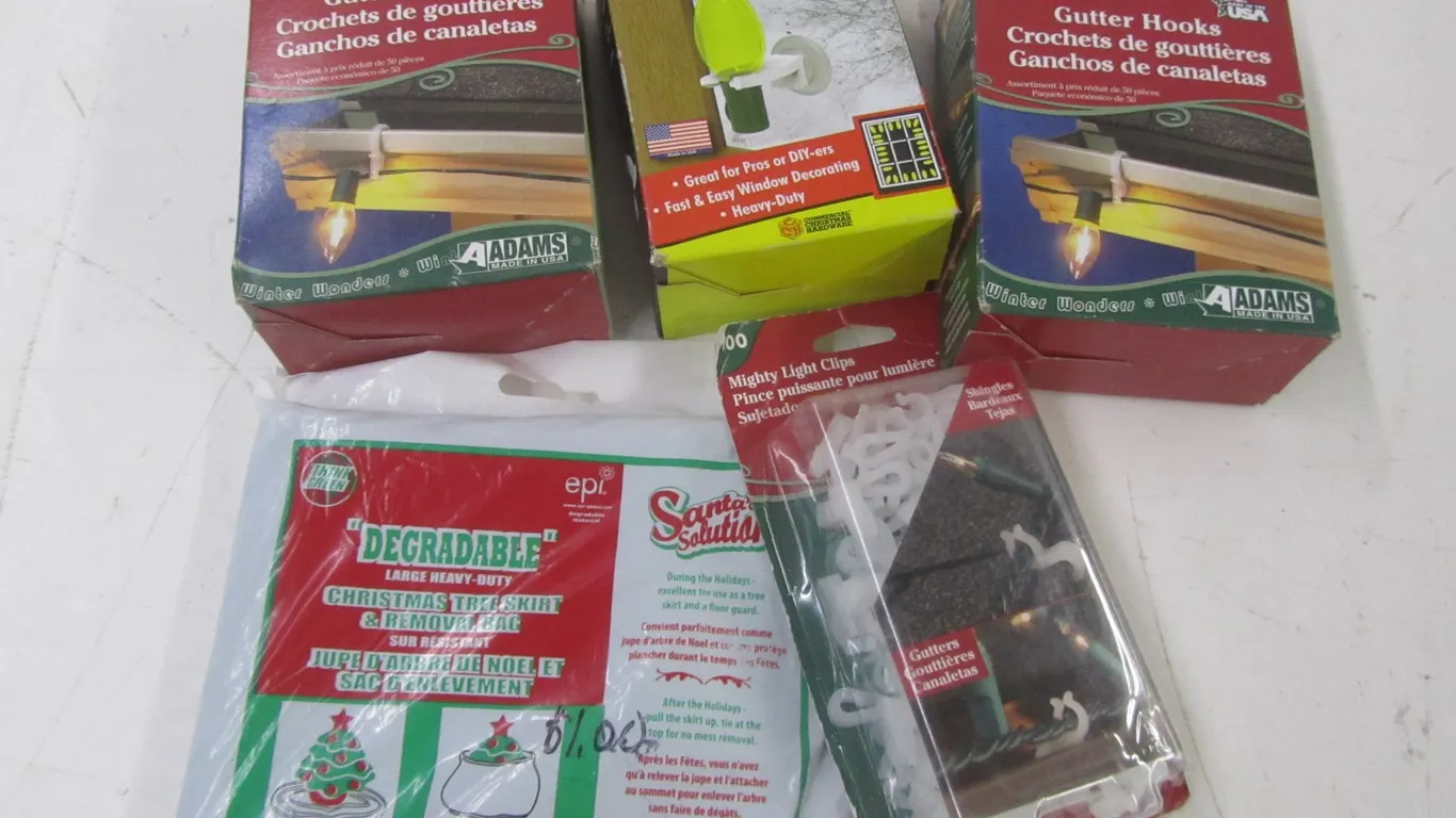 Lot Of Gutter And Window Clips For Christmas Lights