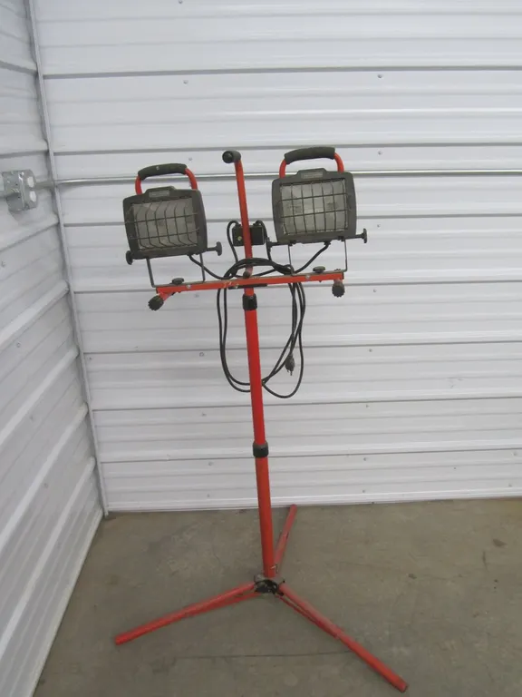 Craftsman Dual Halogen Work Light w/Stand