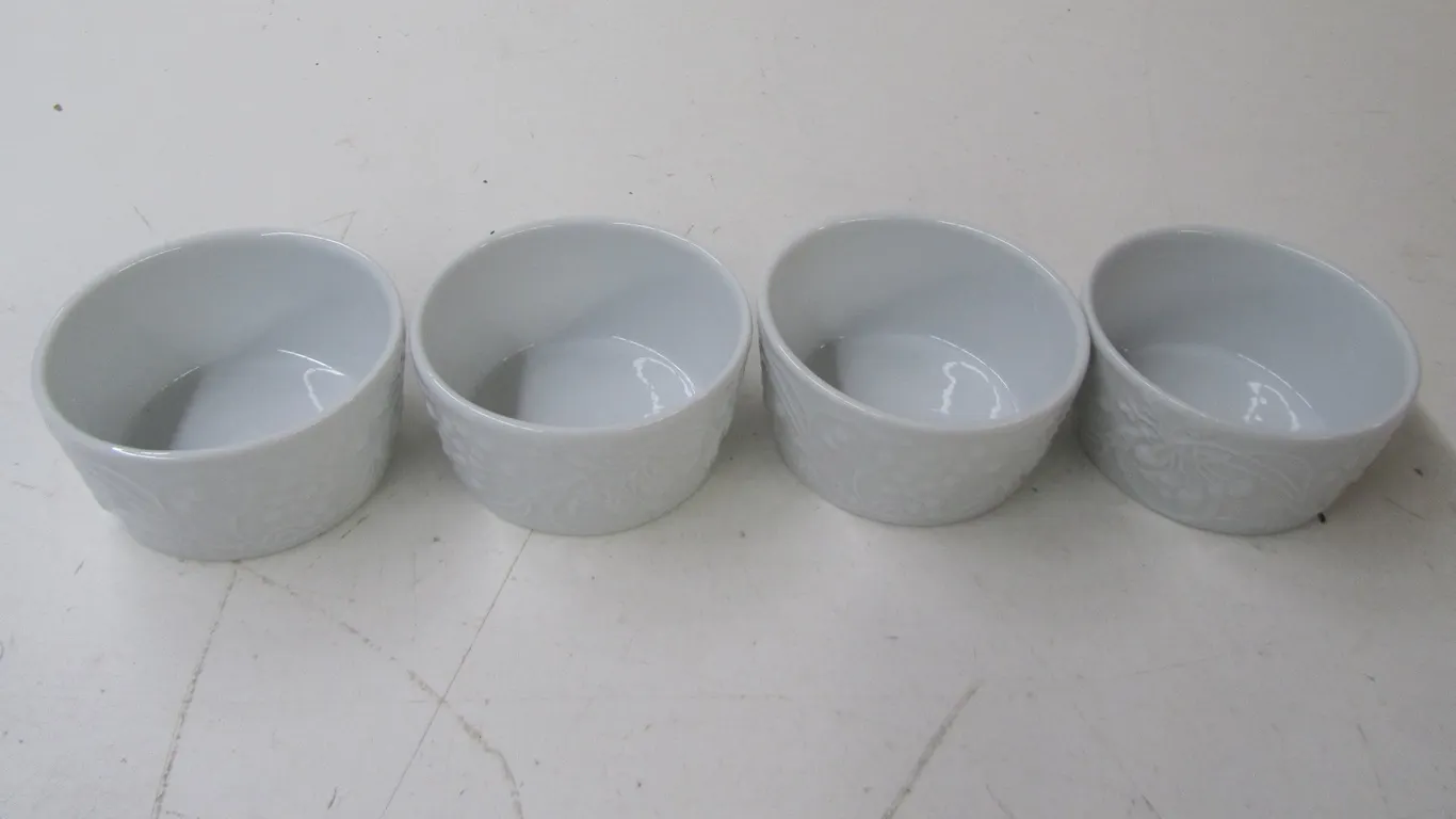 Set Of (4) Fine Porcelain Oven-To-Table Ramekin Bowls