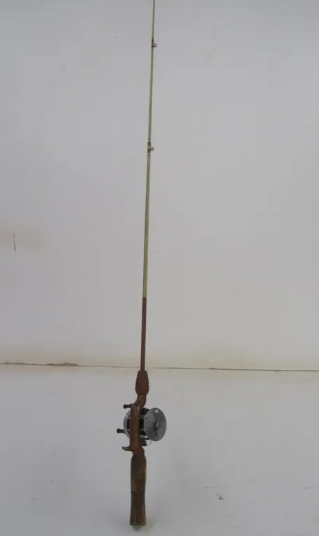 Vintage Sport King Fiberglass Rod w/Bait Caster