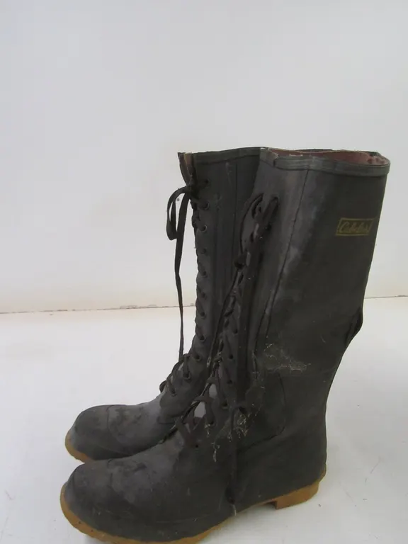 Pair Of Cabela's Steel Shank Rubber Boots