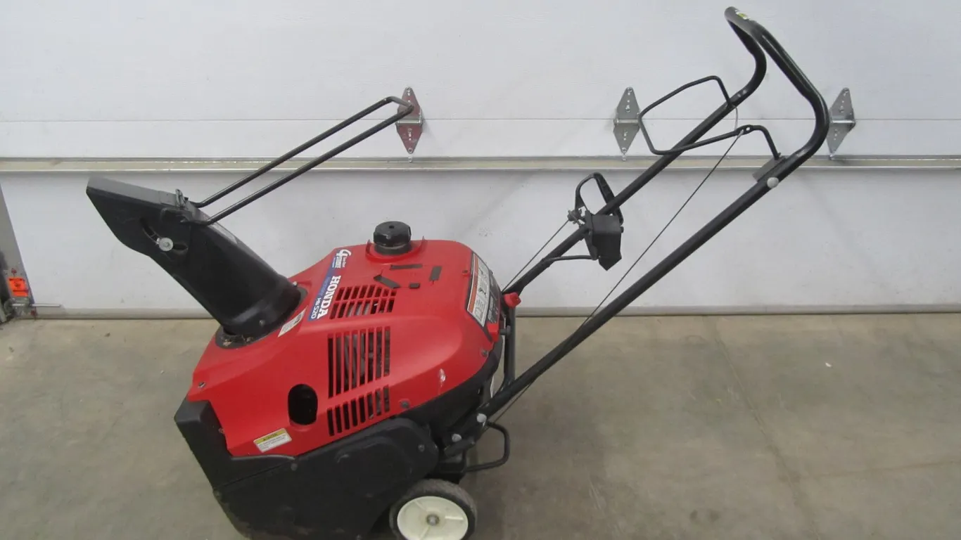 Honda Harmony HS 520 Snow Thrower