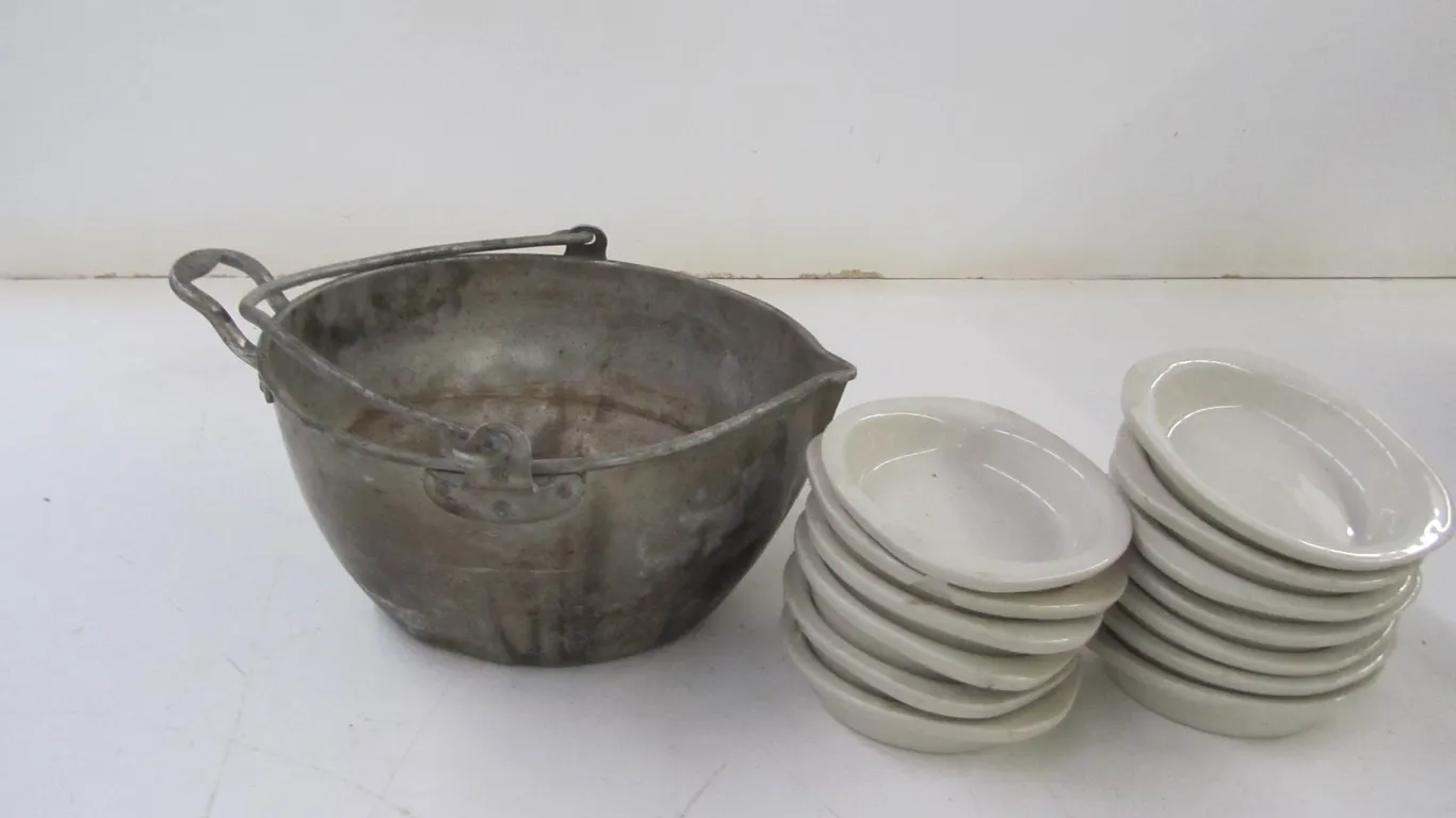 (13) PDQ #4542 Heavy Ironstone Porcelain Au Gratin Baking Dishes