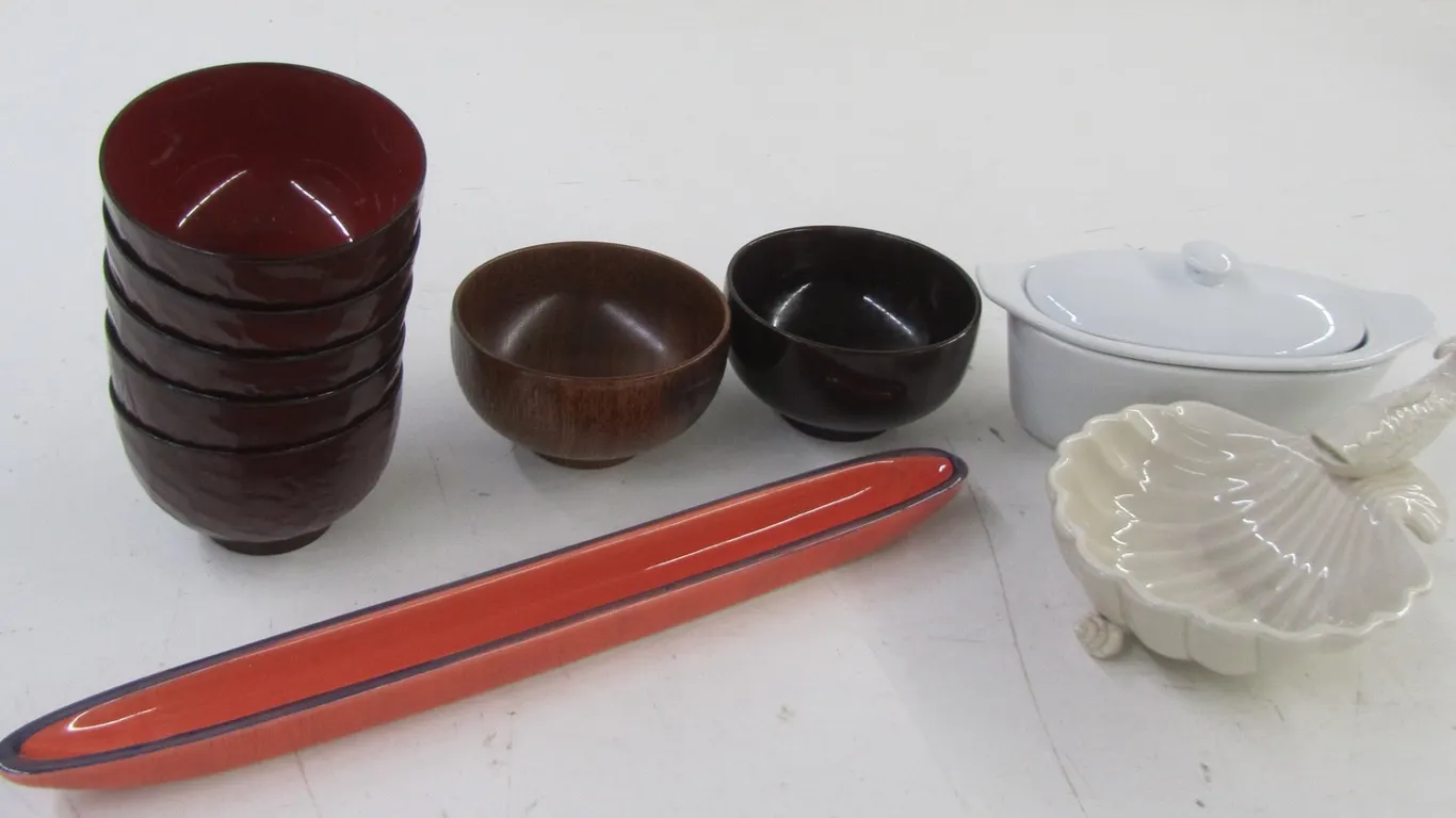 Flat Of Assorted Dishware