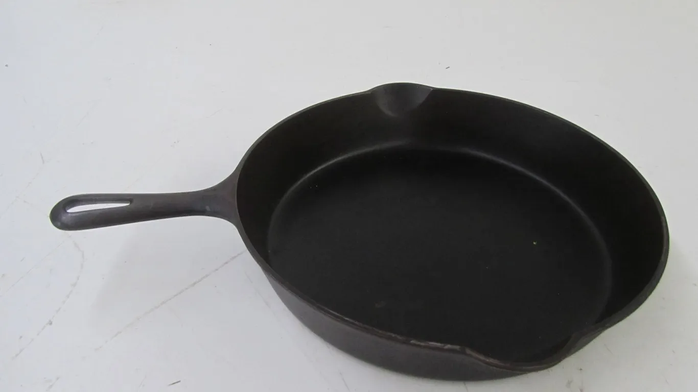 Griswold No. 10 Cast Iron Skillet