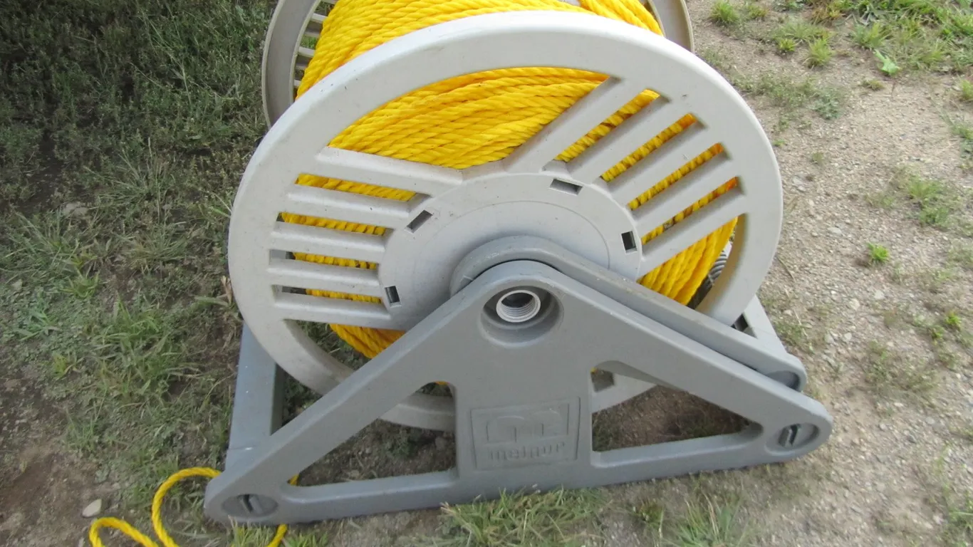 Melnop Reel w/Braided Rope