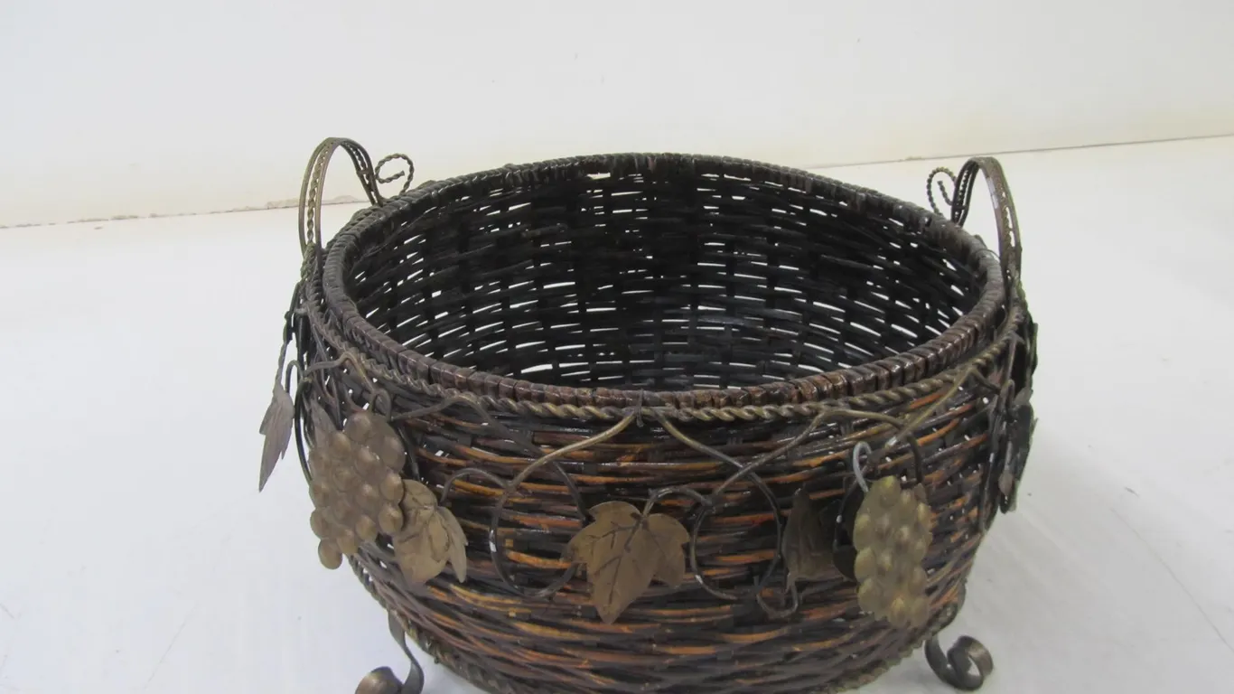 Wicker/Metal Decorative Basket