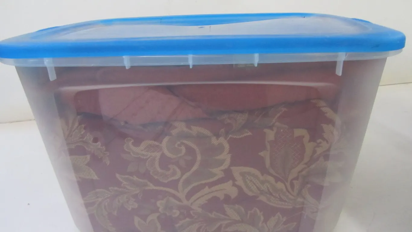 Comforter And Bed Runner