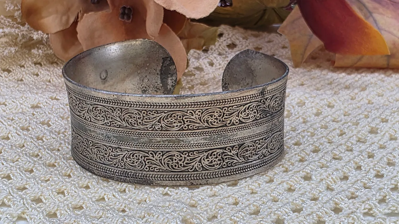 Vintage Silver Tone Ornate Floral Scroll Wide Cuff Bracelet Bohemian