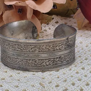 Vintage Silver Tone Ornate Floral Scroll Wide Cuff Bracelet Bohemian