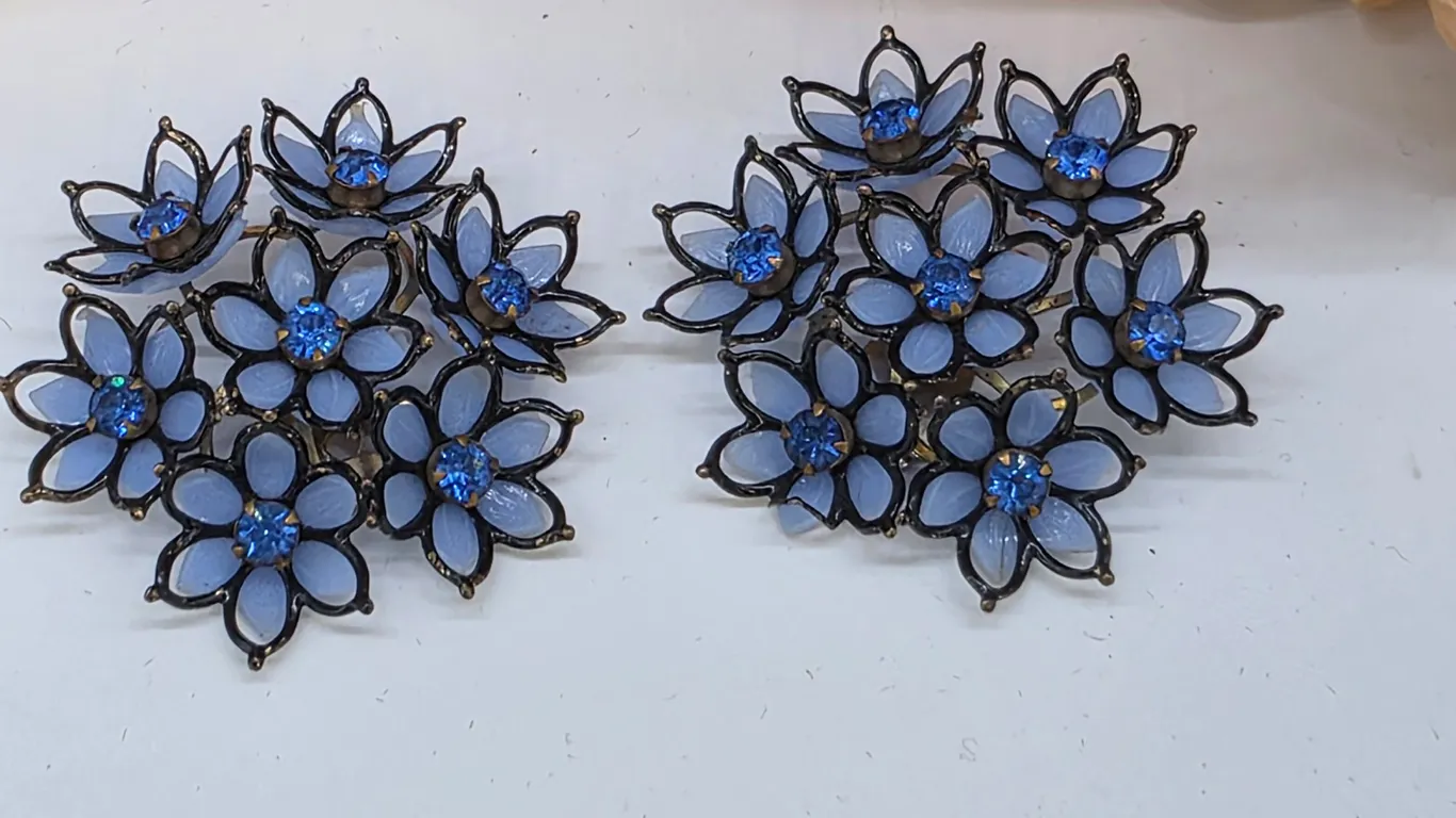 Vintage Blue Flower Cluster Clip On Earrings Rhinestone Frosted Petal Gold Tone