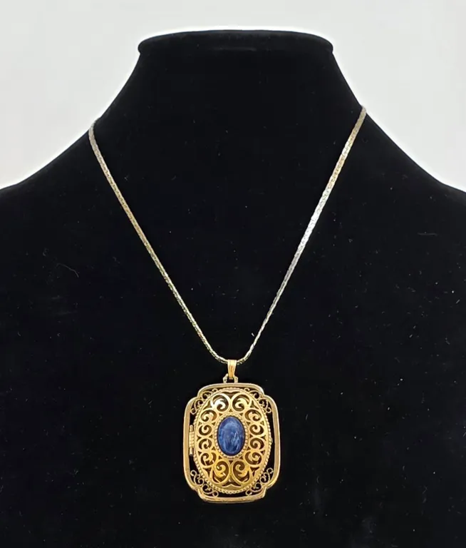 Vintage Avon Gold Tone Filigree Faux Lapis Lazuli Locket Necklace 18KGP Chain