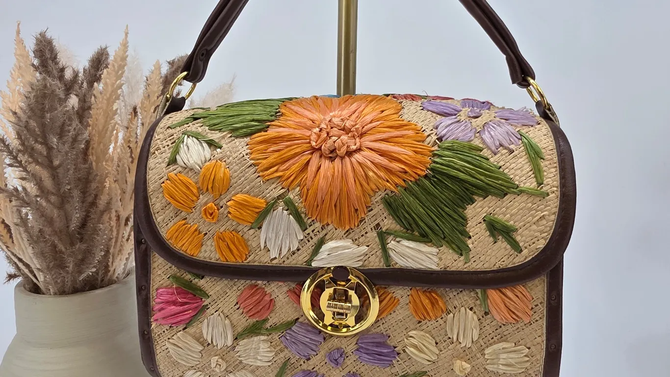 Vintage Cabana Woven Straw Floral Raffia Embroidered Handbag Wood Sides Brown