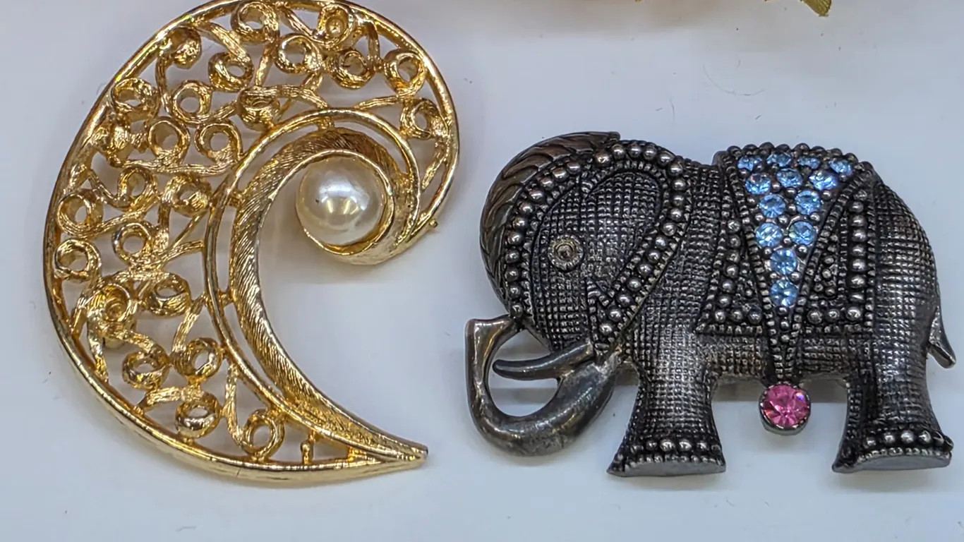 Brooch Set Elephant Rhinestone Silver Tone & Gold Tone Faux Pearl Swirl