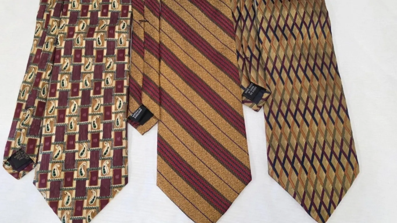 Lot of 3 Vintage Silk Ties Hickey Freeman J Riggins Tango Paisley Diamond