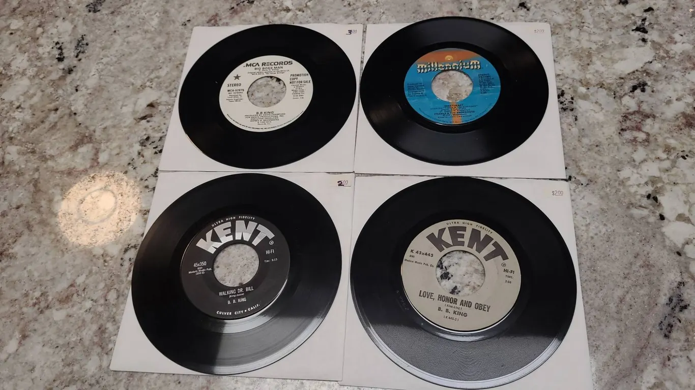 BB King Lot of Four 7-Inch 45 RPM Records on Kent and MCA Plus Frankie & The Knockouts Millennium Si