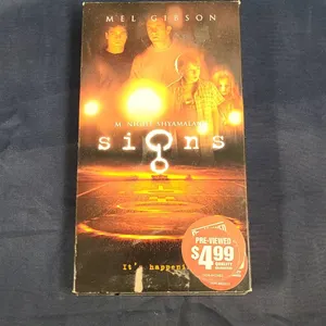 Signs VHS Tape Pre-Viewed Blockbuster Mel Gibson Shyamalan