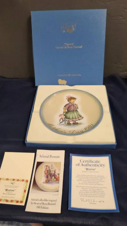 Schmid 1981 Mother's Day Plate Playtime by Berta Hummel