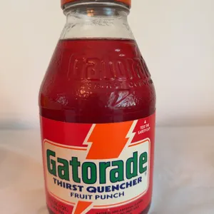 Vintage Gatorade Fruit Punch 32oz Glass Bottle, Unopened - Piggly Wiggly Price Sticker