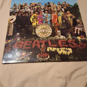 Vintage The Beatles Sergeant Pepper's lonely hearts vinyl record