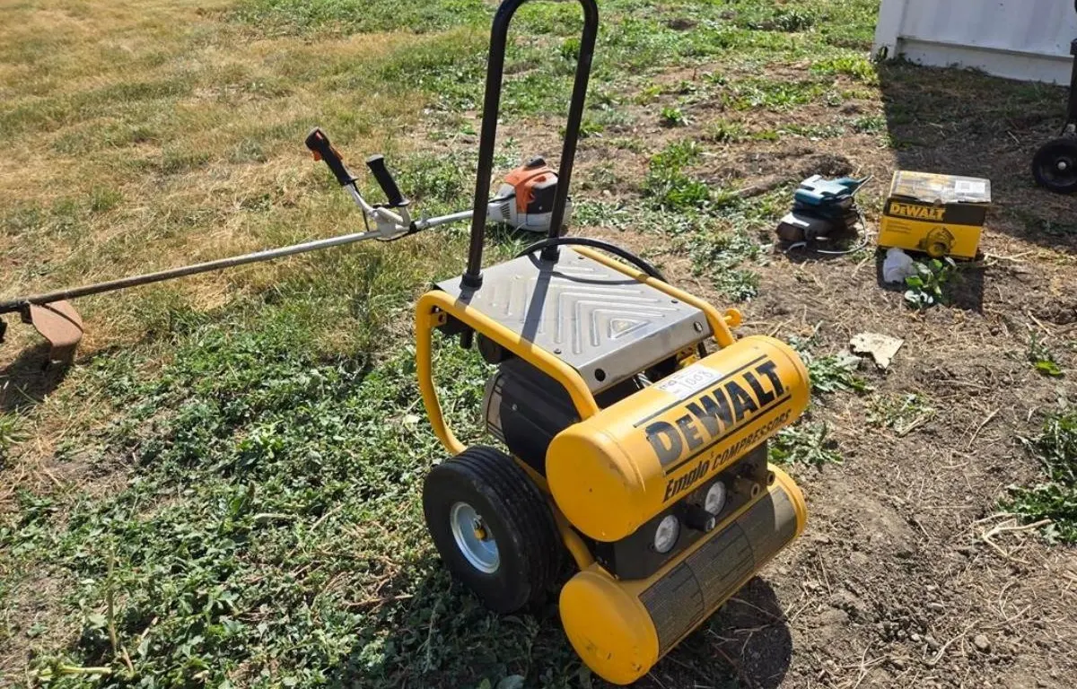 DeWalt Portable Air Compressor
UNRESERVED