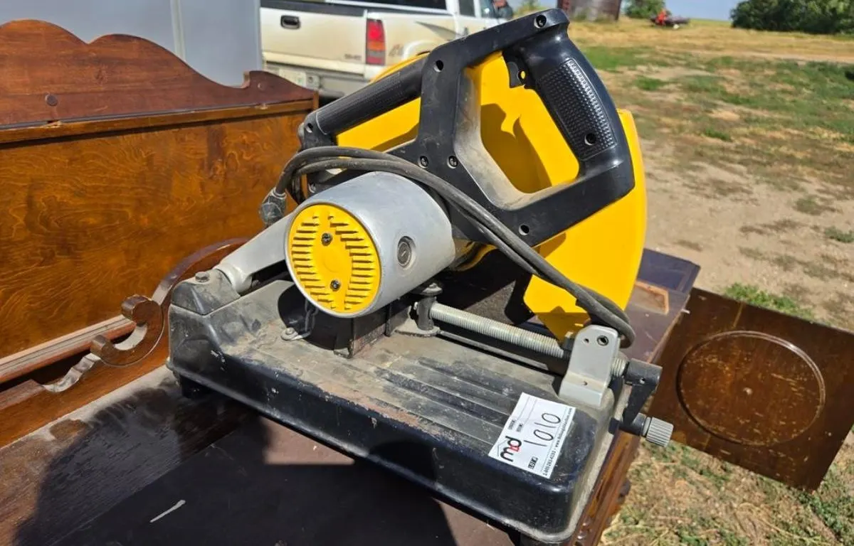 DeWalt Portable Chop Saw
UNRESERVED