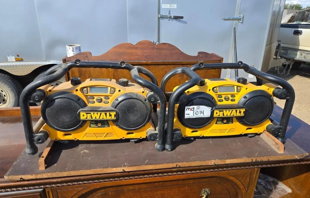 (2) DeWalt DC011 Worksite Radios
UNRESERVED