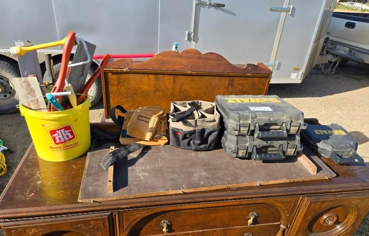 DeWalt Drill, Bit Set and Assorted Tools
UNRESERVED