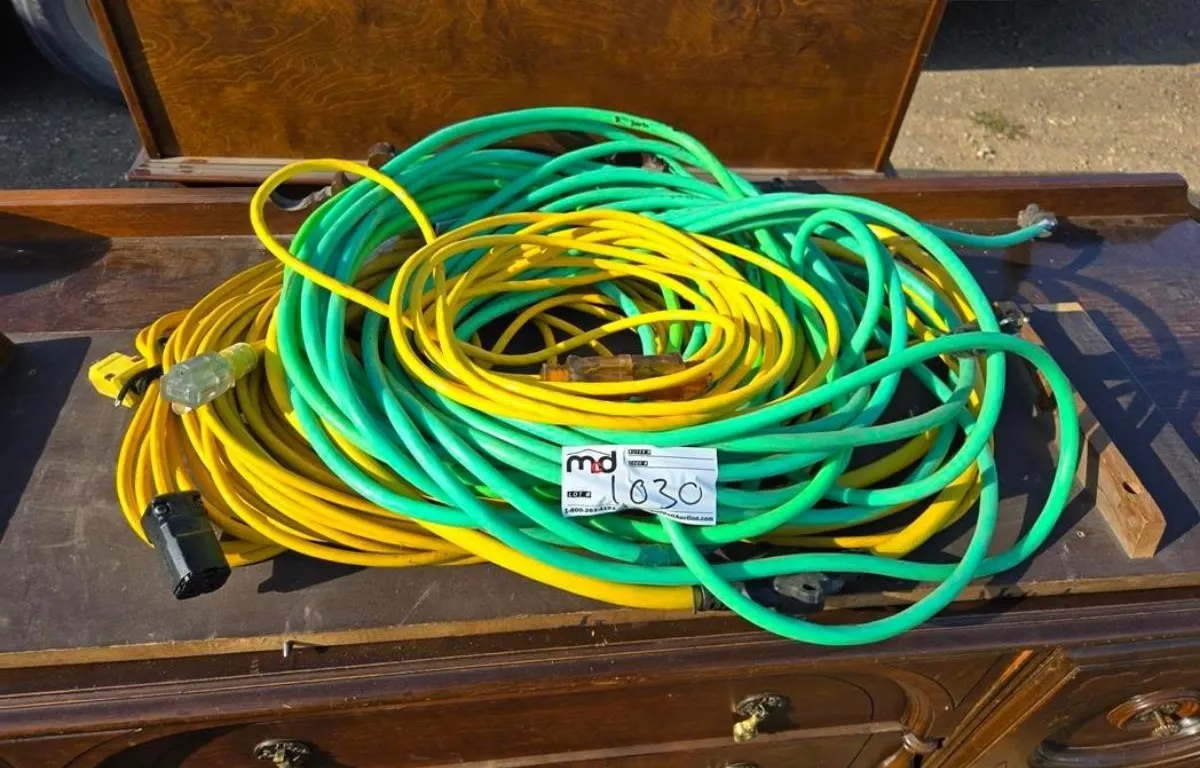 Assorted Extension Cords
UNRESERVED