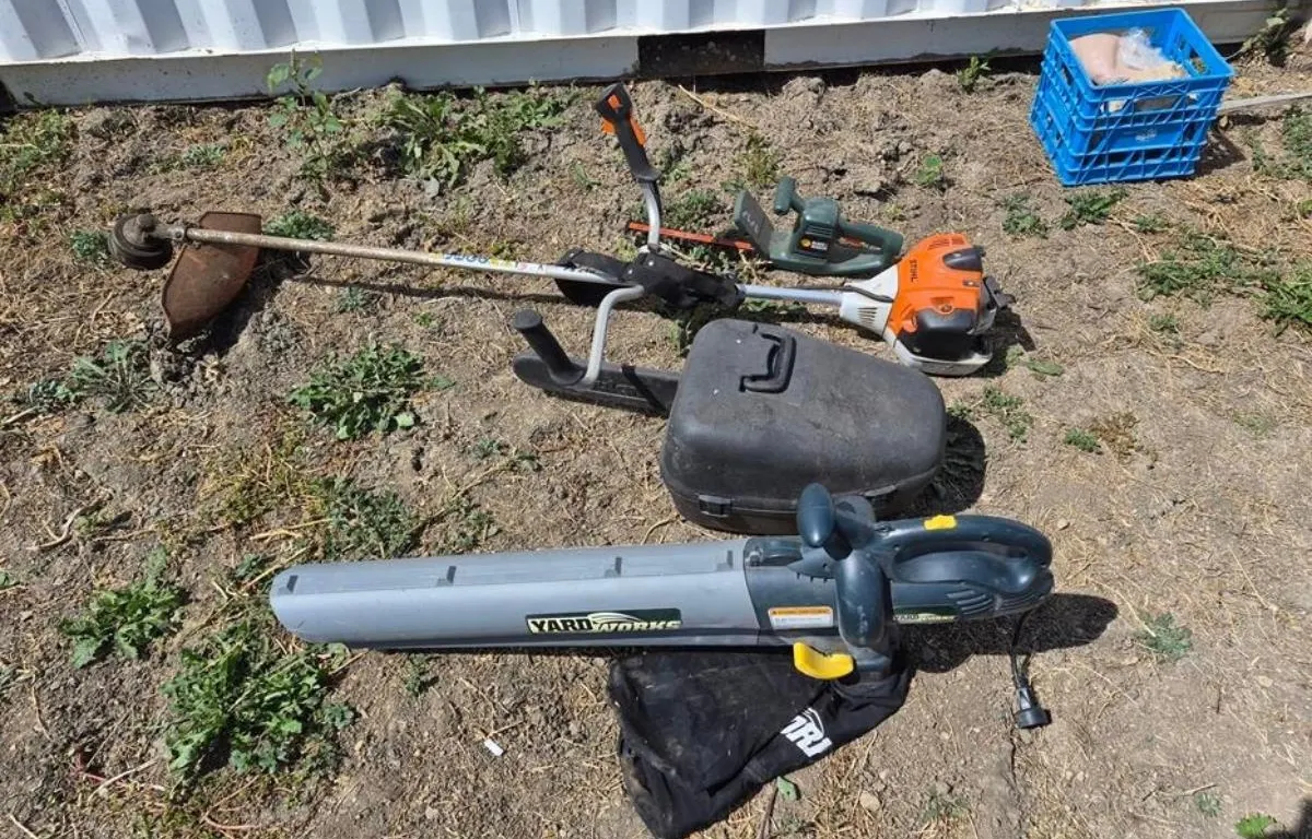 Assorted Outdoor Power Tools
UNRESERVED