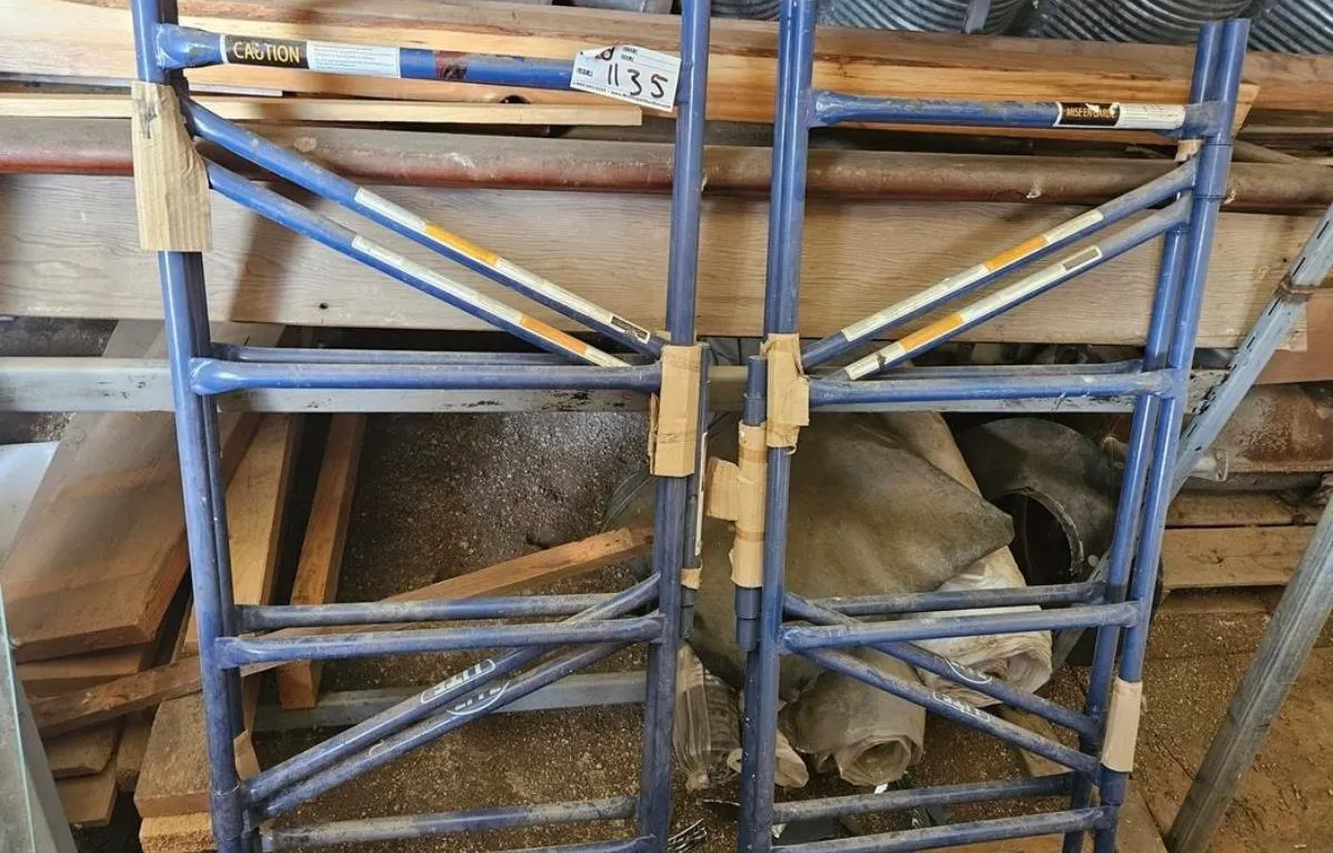 Rolling Scaffold Frames with Casters
UNRESERVED