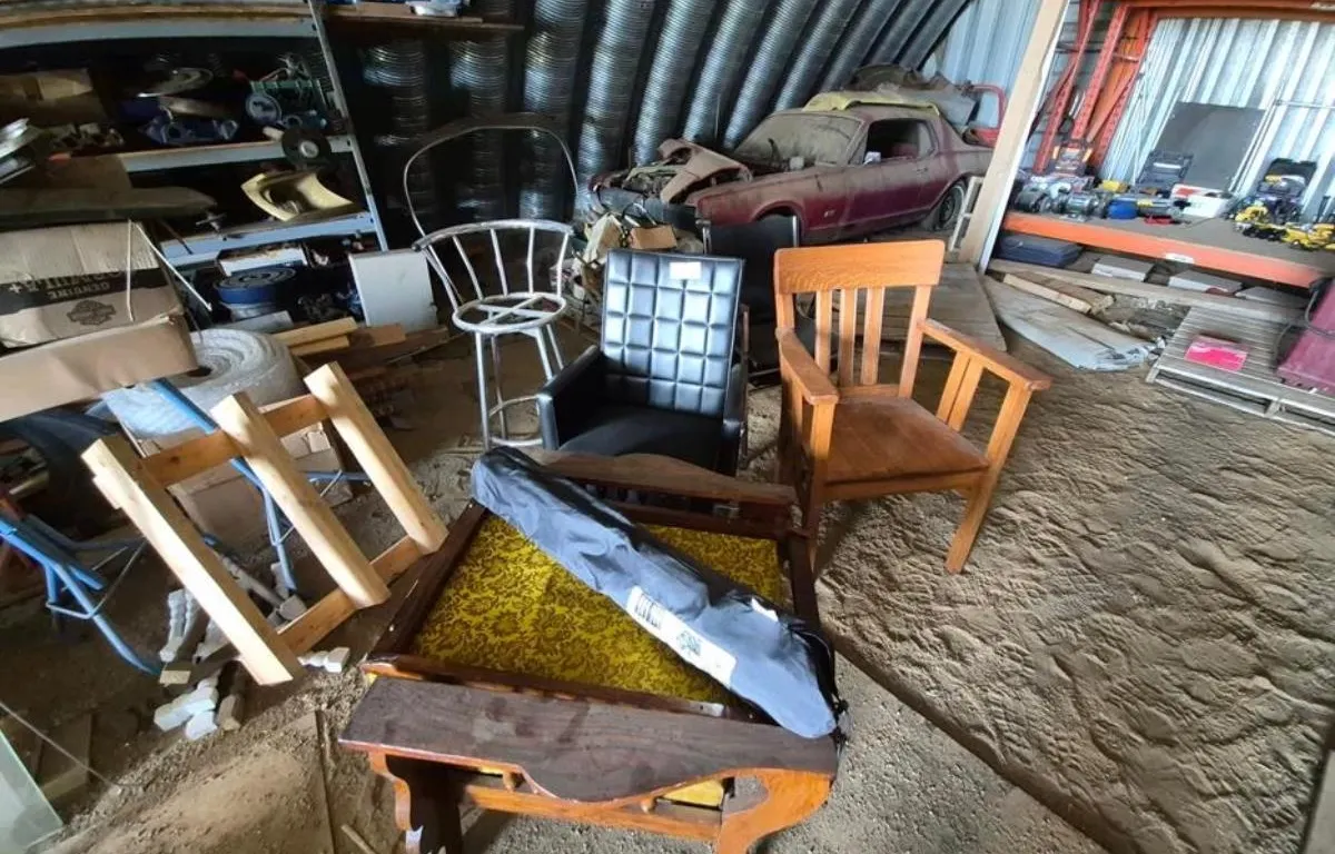 Assorted Chairs and Folding Armchair
UNRESERVED