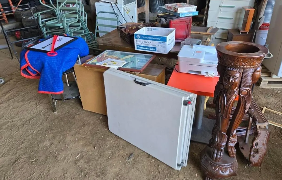 Assorted Household Goods and Furniture
UNRESERVED
