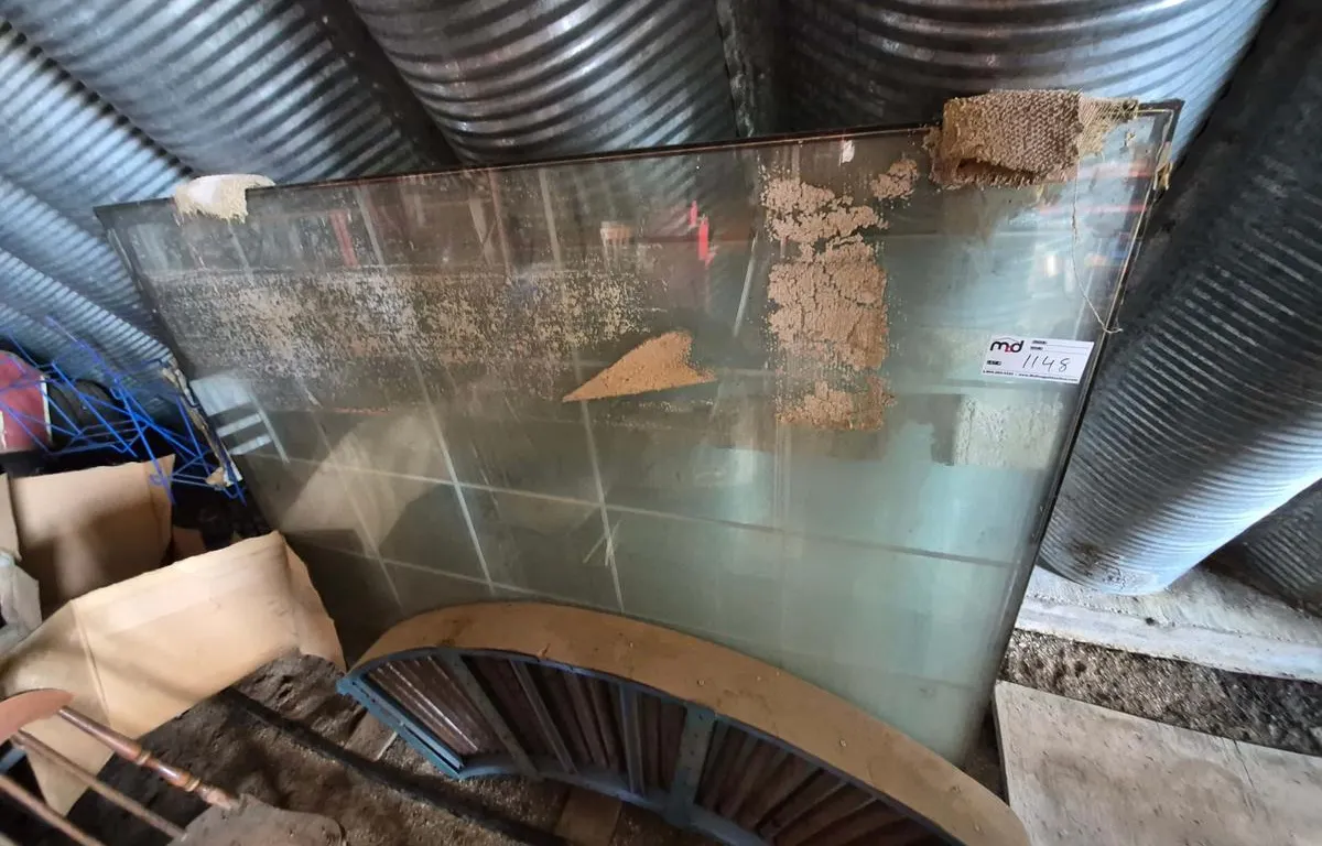 Large Curved Glass Panel
UNRESERVED