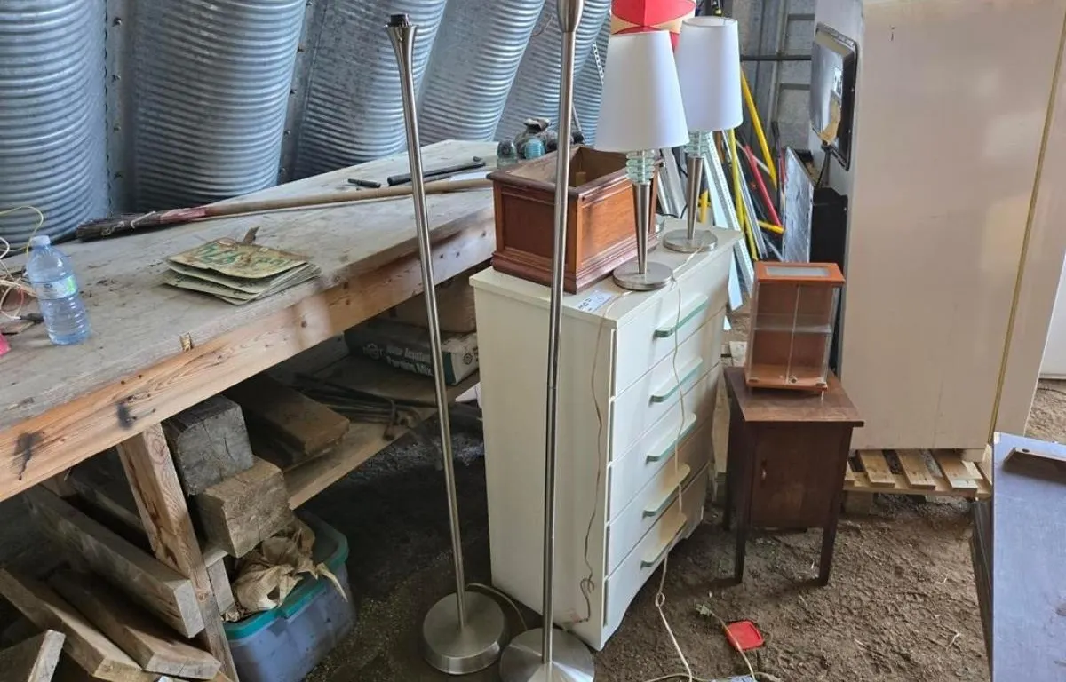 Household Furnishings and Lamps
UNRESERVED