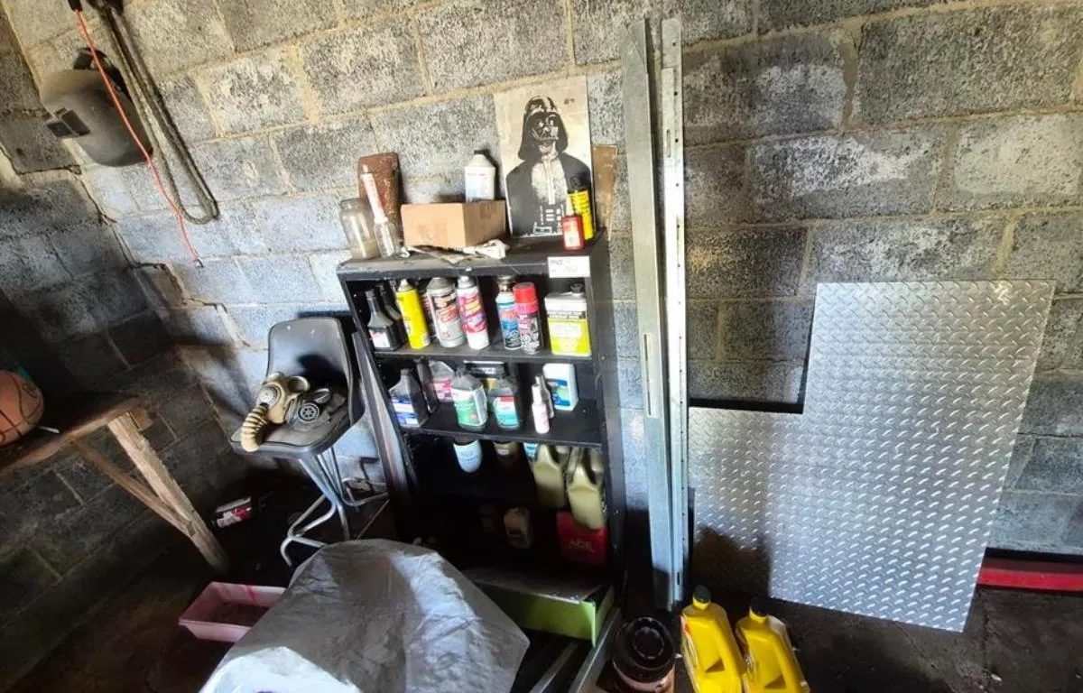 Assorted Automotive Fluids and Aerosol Products
UNRESERVED
