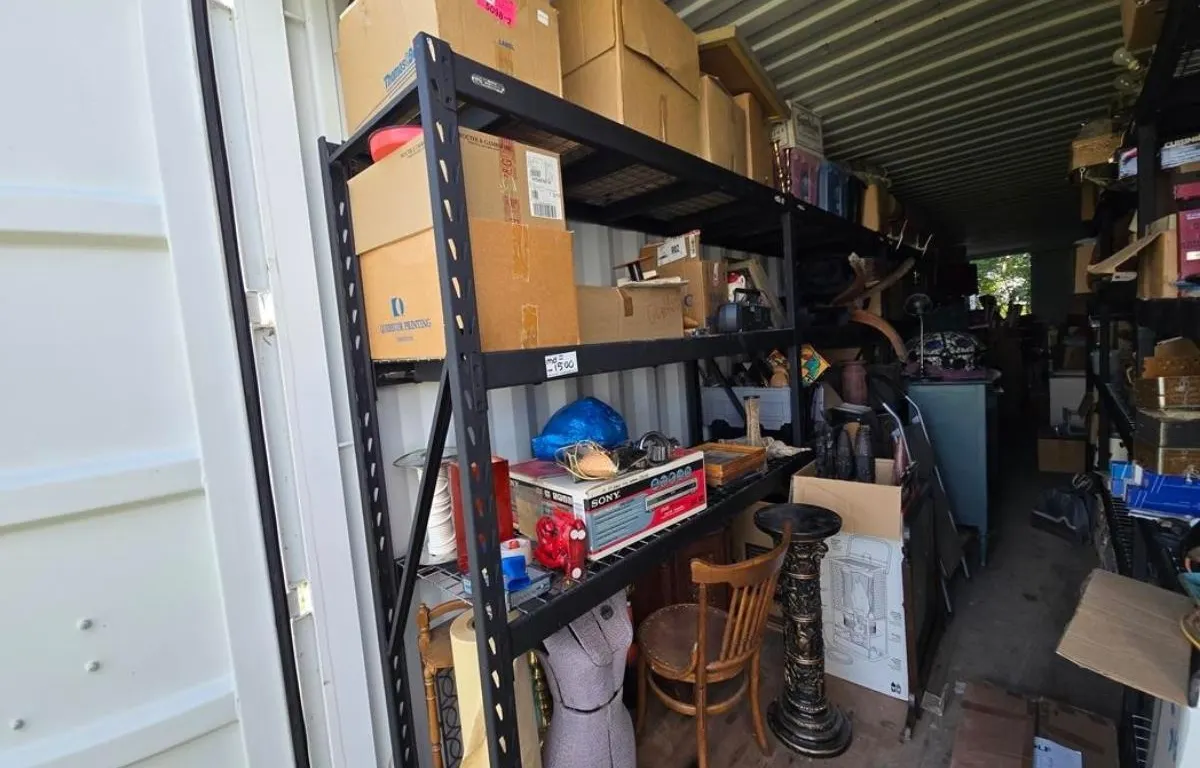 Assorted Antique Goods
UNRESERVED