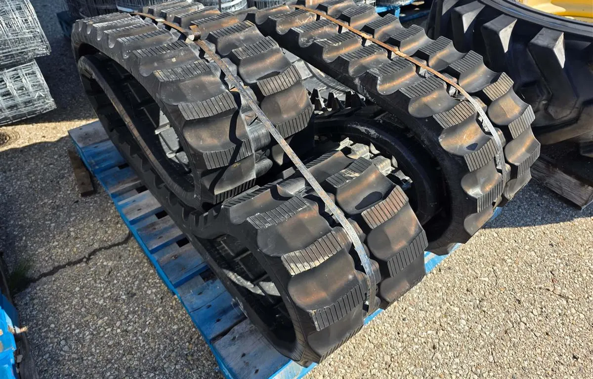 (2) Rubber Tracks 320x86Kx54
UNRESERVED