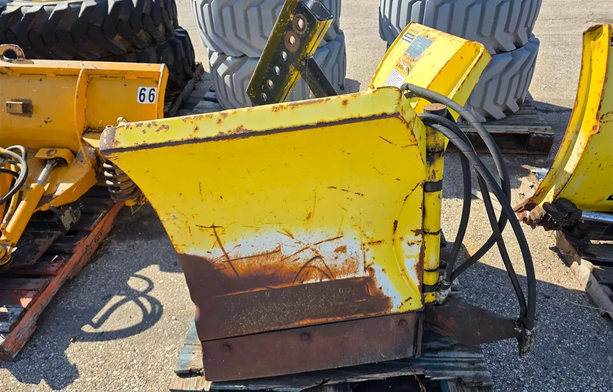 Machinability 5' 5V35 V-Plow Attachment
UNRESERVED