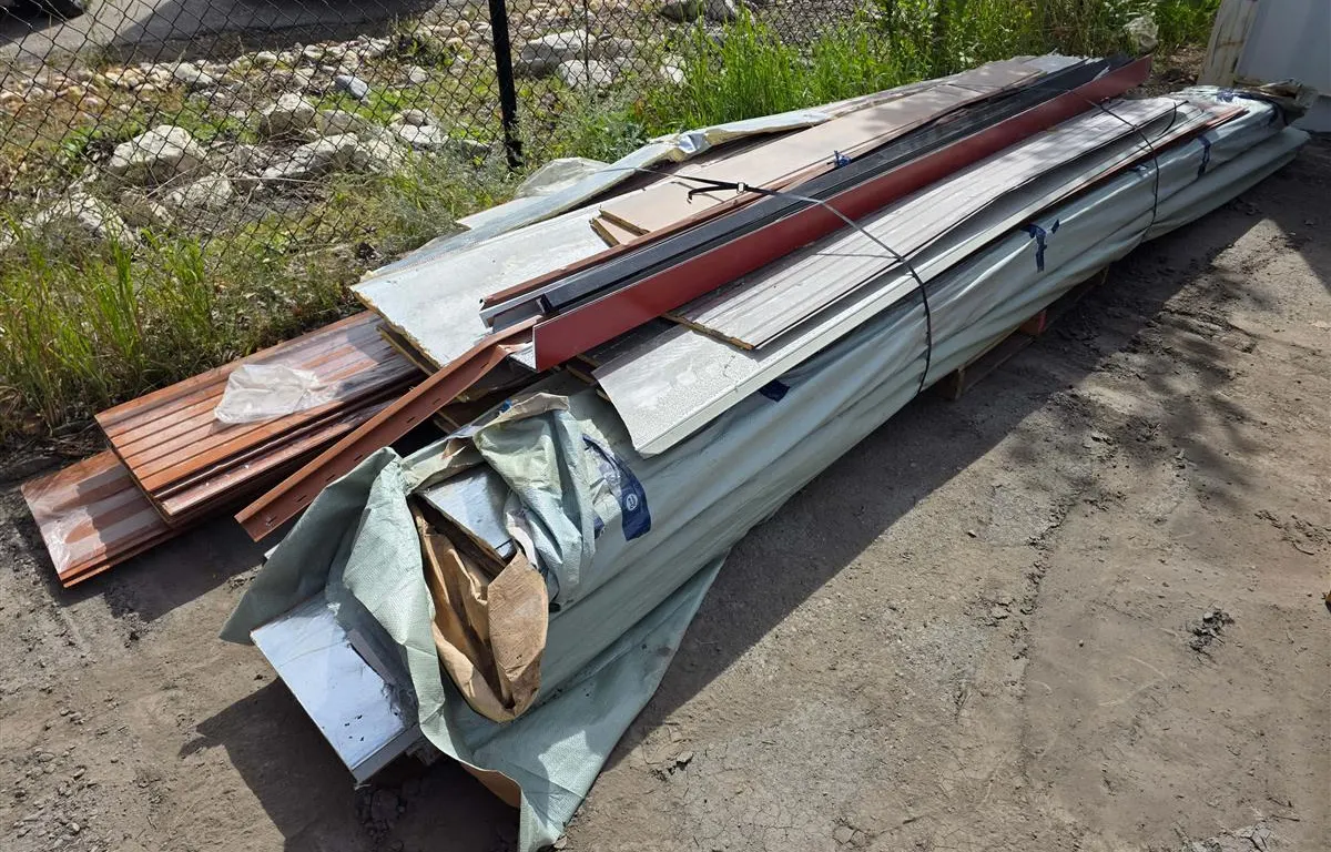 Mixed Insulated Panels & Metal Trim Lot
UNRESERVED