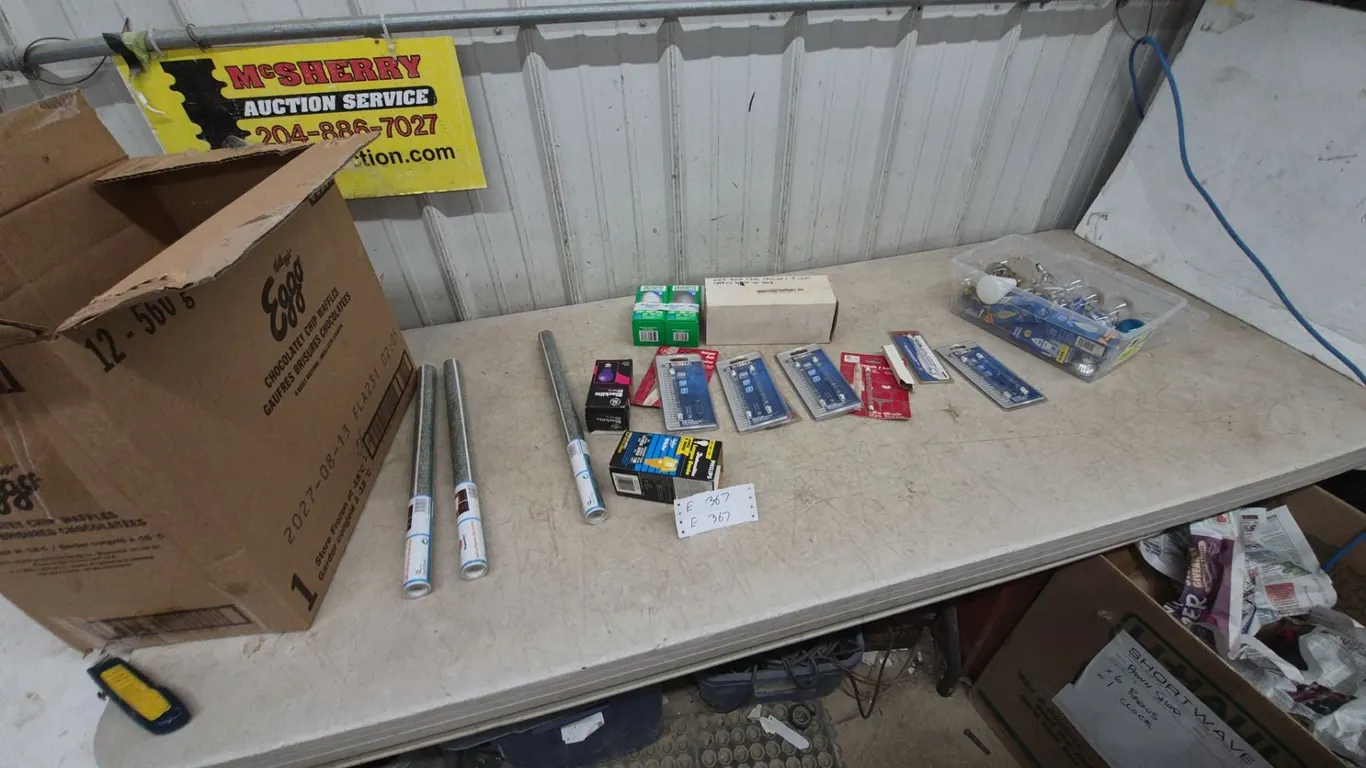 Assorted Light Bulbs and Fixtures, Incl. Philips, GE, Rona, and Green Te;