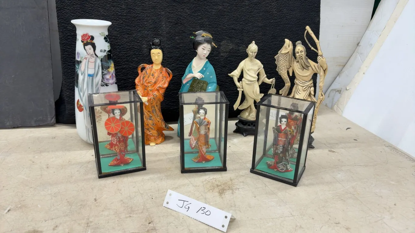 Japanese Figures in Cases, Ornaments, Vase