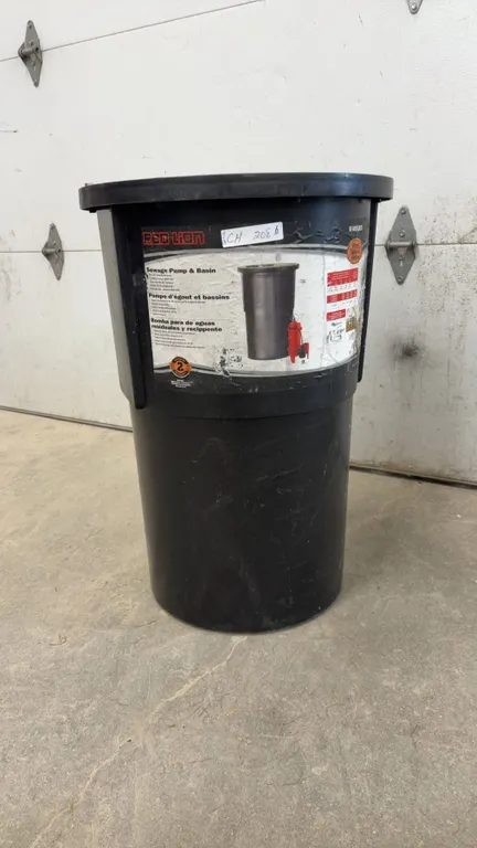 Red Lion RL-WCS50TA 1/2 HP Sewage Pump and Basin, 18” x 30” Polyethylene Basin, 5600 GPH, with