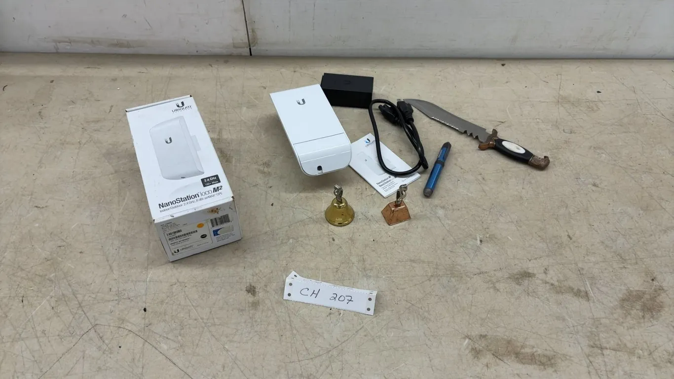 Ubiquiti NanoStation LocoM2 2.4 GHz 8 dBi airMAX Wireless CPE, Knife, Bells