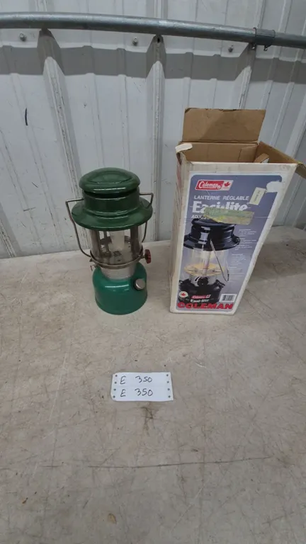 Coleman Easilit 2000 Model 335 Lantern and Box