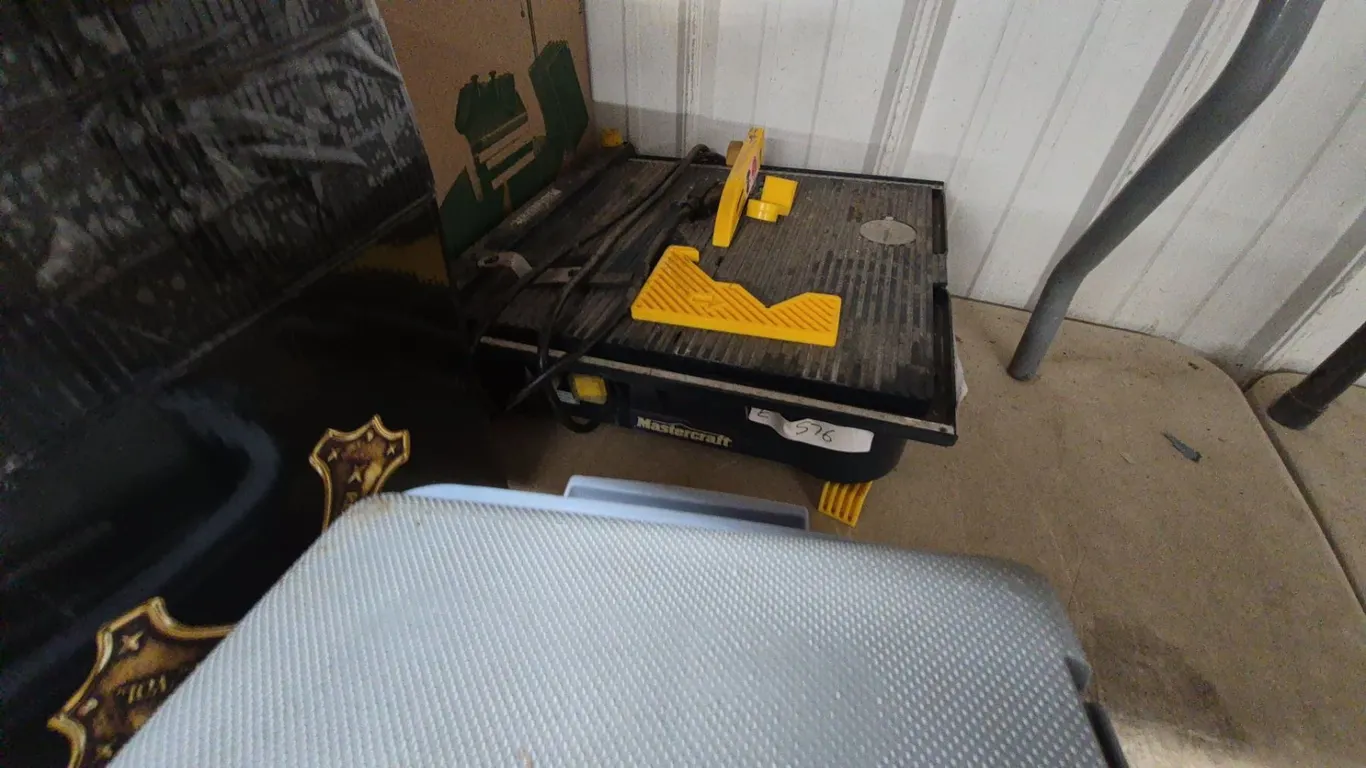 Mastercraft Wet Tile Saw with Blade, Fence, and Miter Gauge