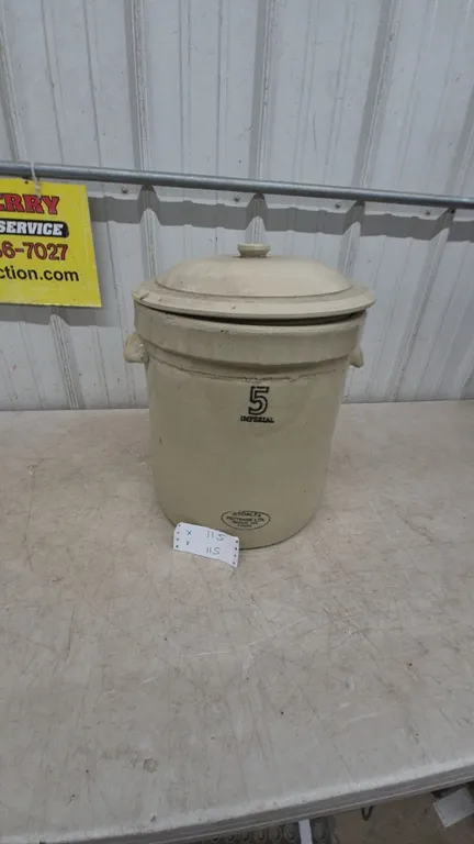 Medalta Potteries Ltd. 5 Imperial Crock with Lid and Handles